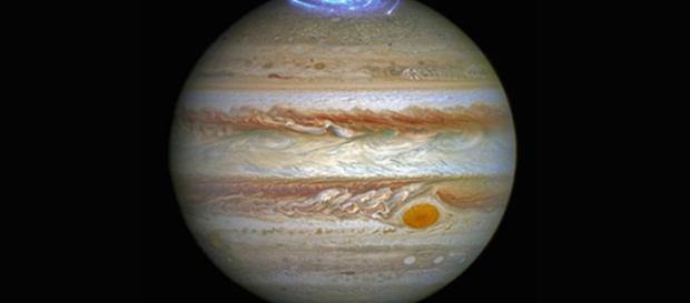 The distinct colors and patterns of the Aurora can be clearly seen on Jupiter/ Photo via Hubble Telescope, CBS The distinct colors and patterns of the Aurora can be clearly seen on Jupiter/ Photo via Hubble Telescope, CBS