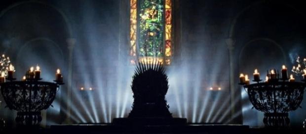 Trono de Hierro de "Game Of Thrones". Trono de Hierro de "Game Of Thrones".