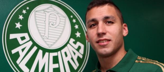 Flamengo pode anunciar zagueiro do Palmeiras em breve Flamengo pode anunciar zagueiro do Palmeiras em breve