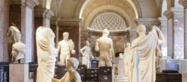 Safekeeping the Louvre's sculpture collection Creative Commons Safekeeping the Louvre's sculpture collection Creative Commons