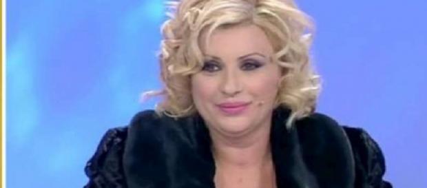 Uomini e donne anticipazioni: Tina se ne va? Uomini e donne anticipazioni: Tina se ne va?