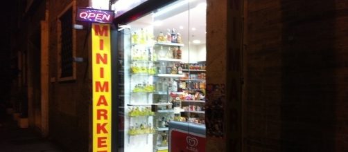 Minimarket a Corso Rinascimento aperto anche la notte