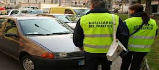 Multe: quando sono valide se elevate dagli ausiliari del traffico? Multe: quando sono valide se elevate dagli ausiliari del traffico?
