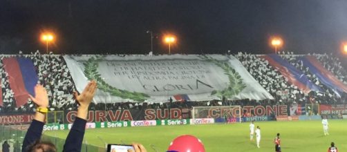 La curva sud "Giorgio Manzulli" - Crotone.