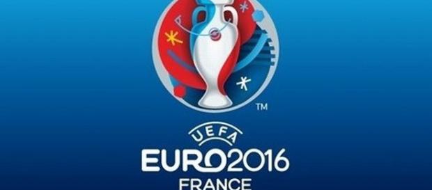 Algumas das maiores estrelas do futebol mundial vão em busca do principal troféu europeu de seleções. (Foto: UEFA) Algumas das maiores estrelas do futebol mundial vão em busca do principal troféu europeu de seleções. (Foto: UEFA)