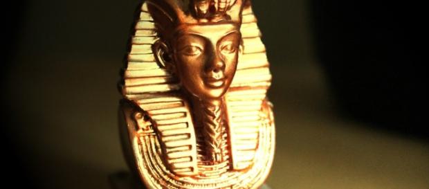 El material con que se hizo la daga de Tutankamón es de origen extraterrestre El material con que se hizo la daga de Tutankamón es de origen extraterrestre