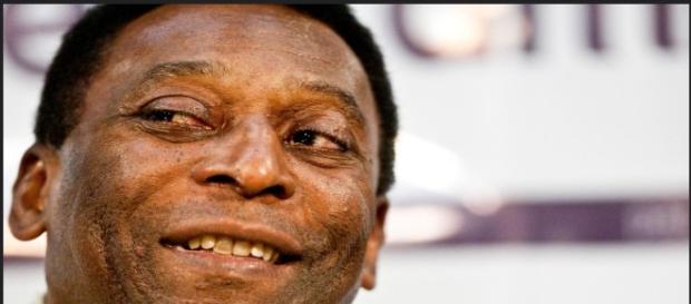 Em entrevista a um jornal espanhol Pelé elogia Messi Em entrevista a um jornal espanhol Pelé elogia Messi