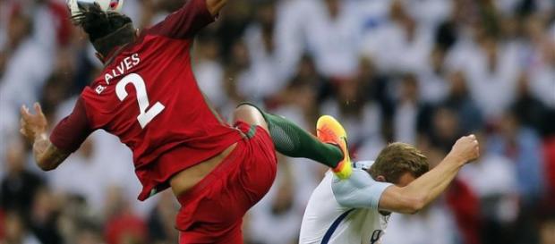 Expulsão de Bruno Alves no jogo Inglaterra-Portugal Expulsão de Bruno Alves no jogo Inglaterra-Portugal