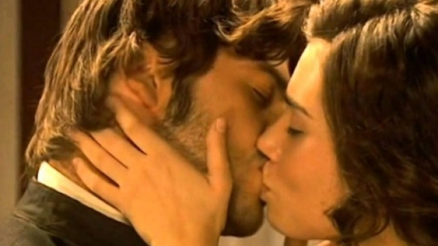 Il Segreto e Centovetrine replica oggi