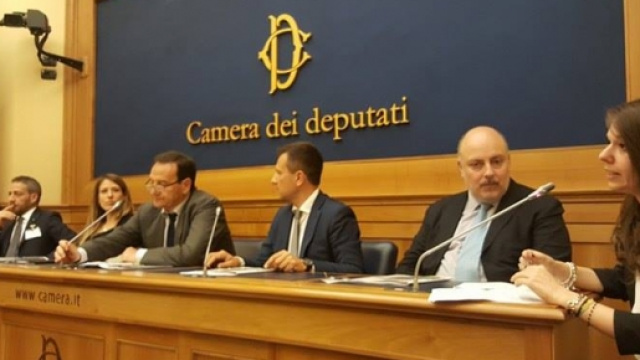 L'on. Baccini presenta alla Camera l'accordo per il microcredito agli avvocati.