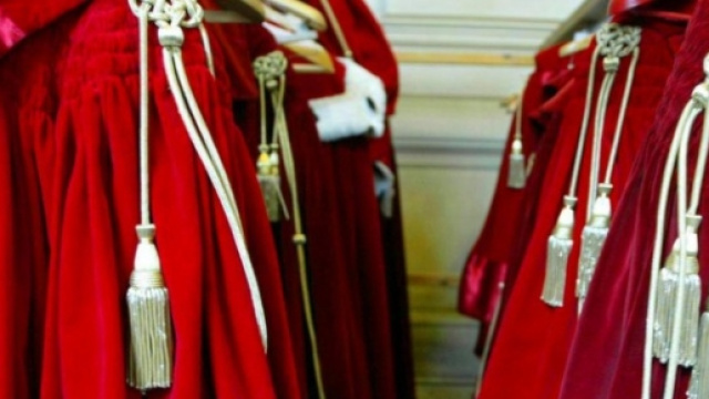 Nullit&agrave; della causa se decide un giudice diverso.