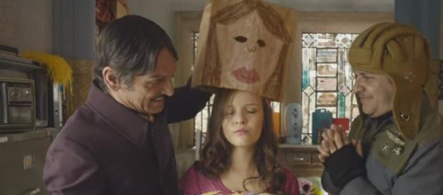 Maria Joaquina será sequestrada por vilões em filme (Reprodução/Youtube) Maria Joaquina será sequestrada por vilões em filme (Reprodução/Youtube)