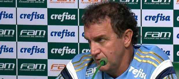 O técnico Cuca, do Palmeiras, confirmou que não daria mais espaço para o jogador no clube. O técnico Cuca, do Palmeiras, confirmou que não daria mais espaço para o jogador no clube.