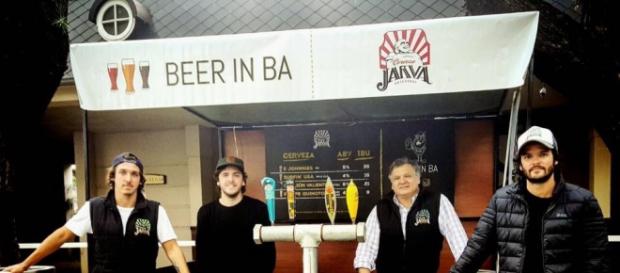 Una familia revoluciona la cerveza artesanal. Una familia revoluciona la cerveza artesanal.