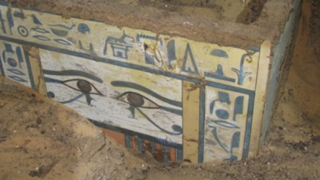 Gli occhi ci guardano dalla bara di Sattjeni