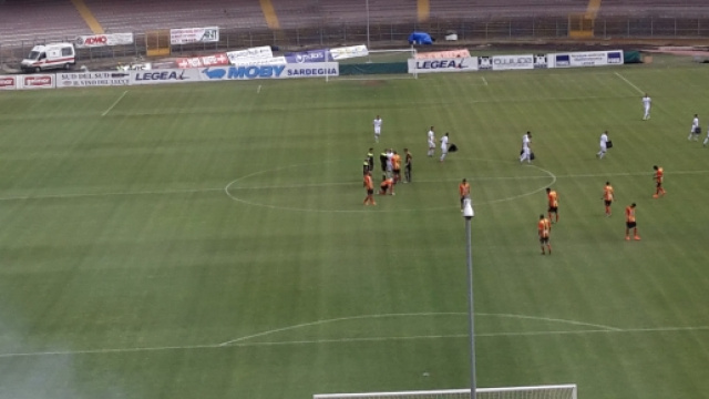 Il Lecce segue alcuni calciatori del Cosenza.