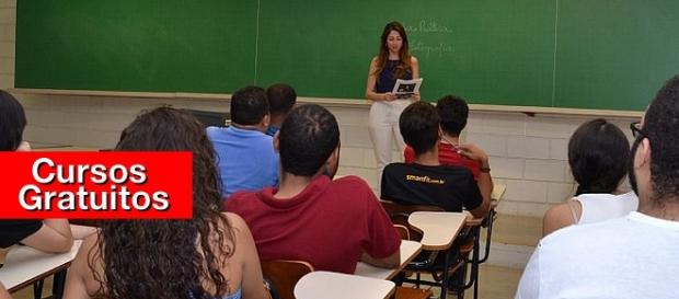 Cursos oferecem certificado de participação Cursos oferecem certificado de participação