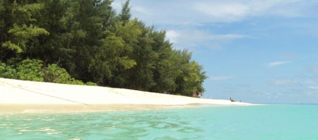 Ilhas Phi Phi: praias de areia branca e água cristalina. Ilhas Phi Phi: praias de areia branca e água cristalina.