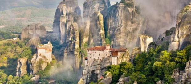Alguns dos mosteiros de Metéora na Grécia Alguns dos mosteiros de Metéora na Grécia