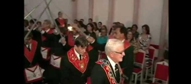 Arcebispo da Igreja Católica une-se à Marçonaria Arcebispo da Igreja Católica une-se à Marçonaria