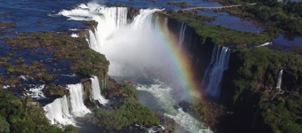 Foz de Iguaçu possui uma beleza irresistível. Foz de Iguaçu possui uma beleza irresistível.