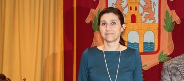 La alcaldesa declara tres días de luto oficial por el asesinato de la víctima La alcaldesa declara tres días de luto oficial por el asesinato de la víctima