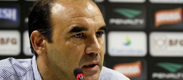 Técnico criticou a arbitragem do jogo Técnico criticou a arbitragem do jogo