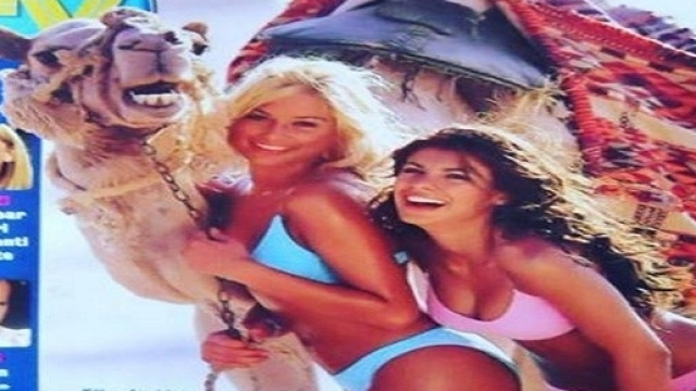 Elisabetta Canalis e Maddalen Corvaglia: nella foto di 16 anni fa.