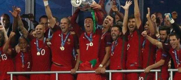 Com o placar de 1x0, Portugual conquista sua primeira Eurocopa Com o placar de 1x0, Portugual conquista sua primeira Eurocopa