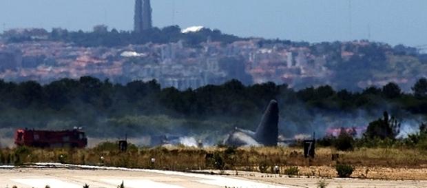 Aeronave incendiou-se na pista da Base Aérea nº 6, no Montijo Aeronave incendiou-se na pista da Base Aérea nº 6, no Montijo