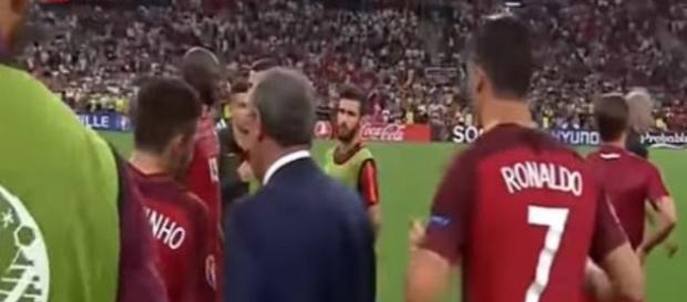 Cristiano Ronaldo estimula seus companheiros a cobra pênalti contra a Polônia na Euro-2016 Cristiano Ronaldo estimula seus companheiros a cobra pênalti contra a Polônia na Euro-2016