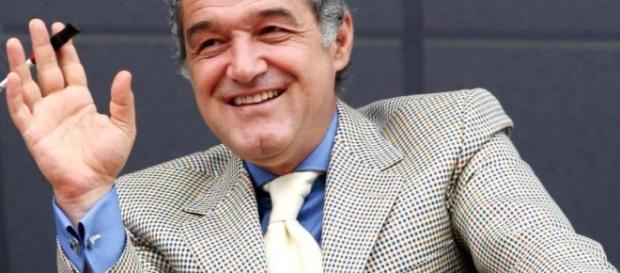 GIGI BECALI VA MERGE LA MAI MULTE PENITENCIARE CU AJUTOARE PENTRU ... - livearad.ro GIGI BECALI VA MERGE LA MAI MULTE PENITENCIARE CU AJUTOARE PENTRU ... - livearad.ro