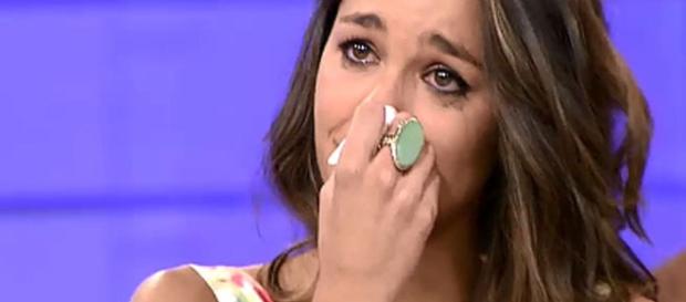 Jennifer abandona su trono por obligación. Jennifer abandona su trono por obligación.