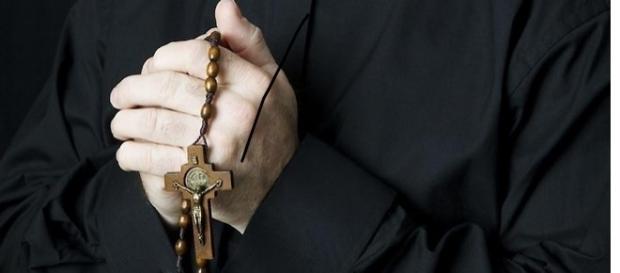 Mais um crime de pedofilia na Igreja Católica Mais um crime de pedofilia na Igreja Católica
