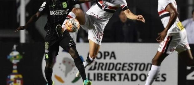 O São Paulo vai em busca de um milagre para chegar novamente à final da Libertadores. O São Paulo vai em busca de um milagre para chegar novamente à final da Libertadores.