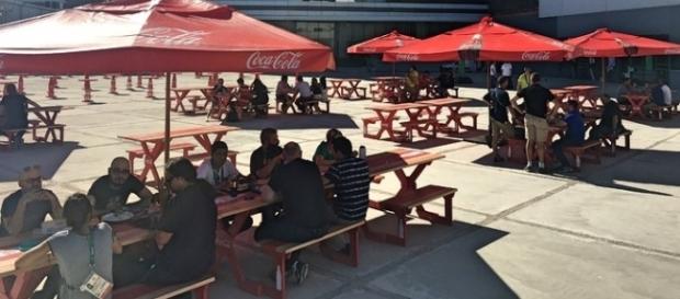 Praça de alimentação próximo ao Parque Olímpico do RJ Praça de alimentação próximo ao Parque Olímpico do RJ