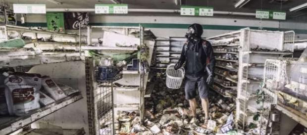 Unul dintre magazinele din Fukushima înghețat în anul 2011 - Foto: captură YouTube Unul dintre magazinele din Fukushima înghețat în anul 2011 - Foto: captură YouTube