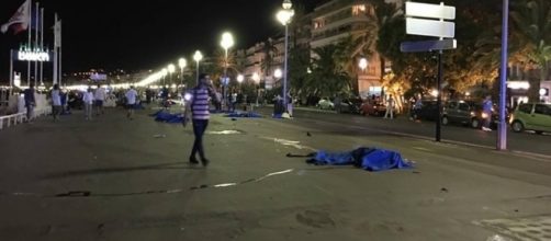 Le immagini dell'attentato di Nizza