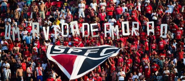 A torcida clama por reforços urgente A torcida clama por reforços urgente