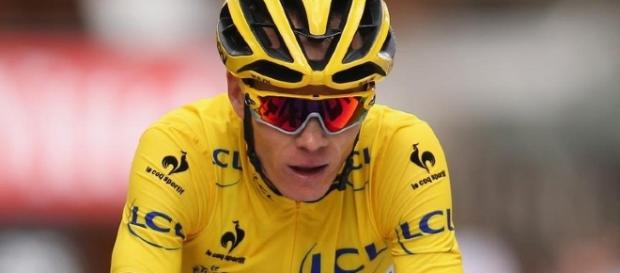 Chris Froome finit l'étape du Ventoux à pied Chris Froome finit l'étape du Ventoux à pied