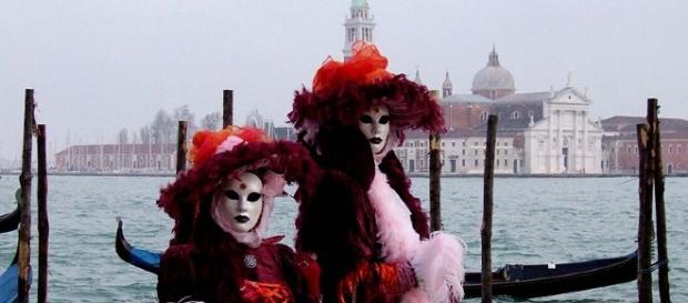 Motori ibridi a Venezia per i taxi acquei per salvaguardare l'ambiente e la salute Motori ibridi a Venezia per i taxi acquei per salvaguardare l'ambiente e la salute