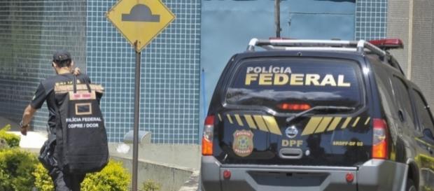 Polícia Federal apurará valor milionário que Lula recebeu de empreiteiras Polícia Federal apurará valor milionário que Lula recebeu de empreiteiras
