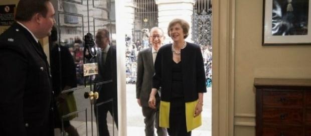 Theresa May și-a luat job-ul în primire Theresa May și-a luat job-ul în primire