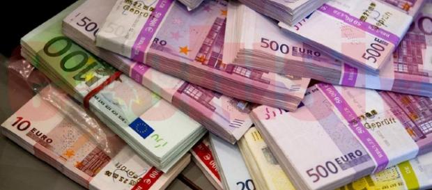Cum vrea STATUL să se finanțeze cu BANII celor plecați la muncă în ... - nasul.tv Cum vrea STATUL să se finanțeze cu BANII celor plecați la muncă în ... - nasul.tv