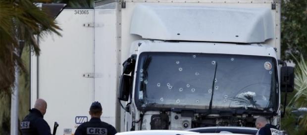 Les victimes du camion fou ne sont pas toutes françaises Les victimes du camion fou ne sont pas toutes françaises