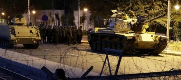 Tentativo di colpo di Stato in Turchia da parte dell'esercito Tentativo di colpo di Stato in Turchia da parte dell'esercito