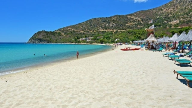 Un turista di Forl&igrave; ha tentato inutilmente di portare via della sabbia dalla spiaggia di Campus, a Villasimius.