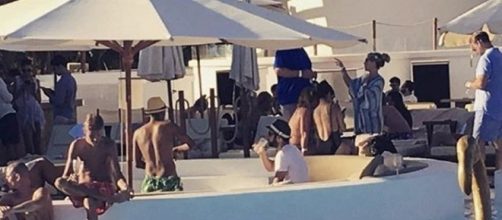 Gonzalo Higuain in vacanza ad Ibiza