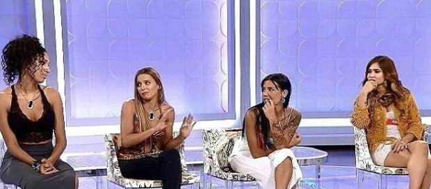 Dos pretendientas la lían parda en plató Dos pretendientas la lían parda en plató