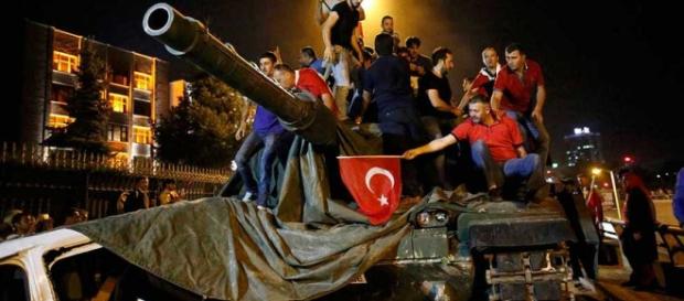 Intento de golpe militar en Turquía dejó más de 265 muertos Intento de golpe militar en Turquía dejó más de 265 muertos